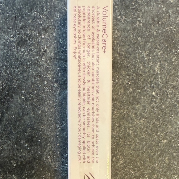 VolumeCare+ Mascara - Black - Picture 4 of 4